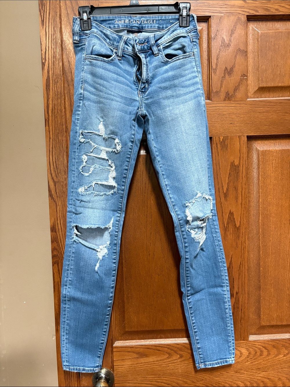 American Eagle Outfitters Light Blue Distressed Skinny Jeans Size 6 Long